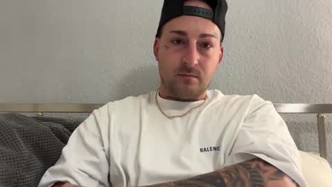 Snapshot of sw0osh chatting on December 14, 2025, 11:42 pm sw0osh online show from December 14, 2025, 11:42 pm