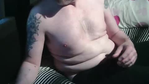 Snapshot of swartarn chatting on September 12, 2025, 5:02 pm ArnSwart online show from September 12, 2025, 5:02 pm