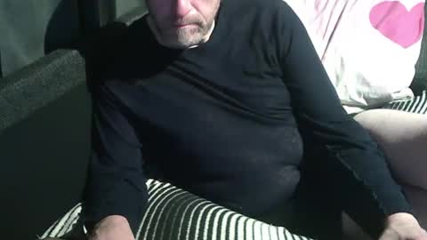 Snapshot of swartarn chatting on October 3, 2025, 10:51 pm ArnSwart online show from October 3, 2025, 10:51 pm