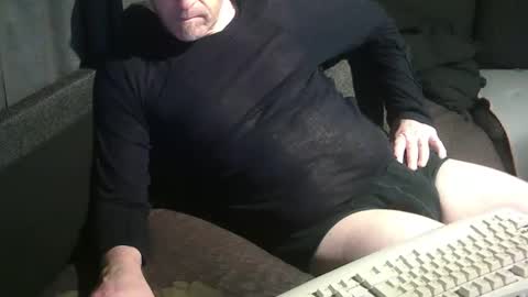 Snapshot of swartarn chatting on November 14, 2025, 4:11 am ArnSwart online show from November 14, 2025, 4:11 am