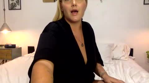 Swedish Candii online show from December 31, 2024, 4:27 am