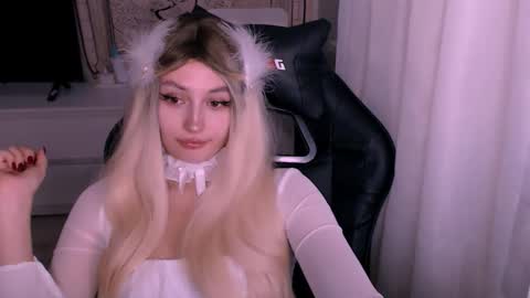 Kate online show from November 10, 2025, 2:10 am