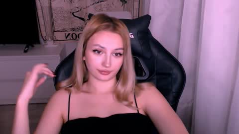 Kate online show from November 14, 2025, 1:15 am