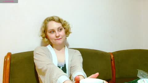 Snapshot of sweet__daddy8 chatting on February 2, 2025, 6:10 pm BredEmiliya online show from February 2, 2025, 6:10 pm