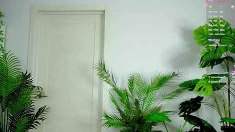 Snapshot of sweet__piece chatting on October 3, 2025, 3:31 pm Alice online show from October 3, 2025, 3:31 pm