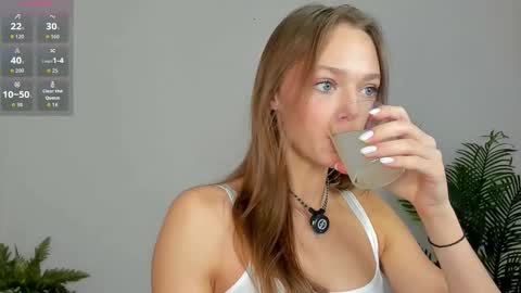 Snapshot of sweet__piece chatting on November 23, 2025, 11:32 am Alice online show from November 23, 2025, 11:32 am