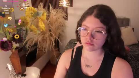 Snapshot of sweet_alicee__ chatting on June 13, 2026, 7:23 pm Alice online show from June 13, 2026, 7:23 pm