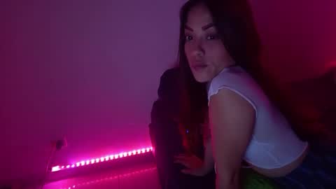 Snapshot of sweet_and_cute23 chatting on November 13, 2025, 9:52 am NZ online show from November 13, 2025, 9:52 am