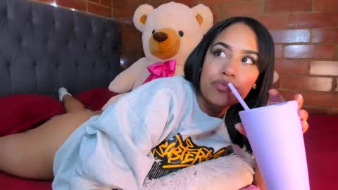 Snapshot of sweet_angel2001 chatting on January 31, 2025, 3:44 pm Stephanie online show from January 31, 2025, 3:44 pm