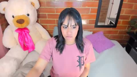 Snapshot of sweet_angel2001 chatting on February 19, 2025, 11:38 am Stephanie online show from February 19, 2025, 11:38 am