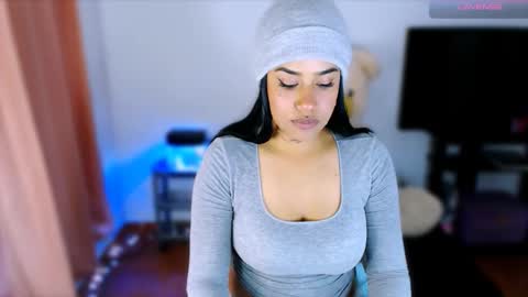 Snapshot of sweet_angel2001 chatting on December 2, 2025, 5:02 am Stephanie online show from December 2, 2025, 5:02 am