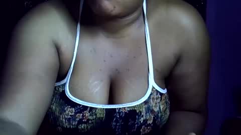 Snapshot of sweet_baby27 chatting on February 9, 2026, 11:42 pm sweet baby online show from February 9, 2026, 11:42 pm