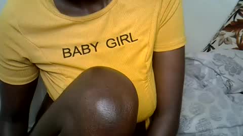 Snapshot of sweet_bela1 chatting on July 28, 2026, 9:14 pm Queen online show from July 28, 2026, 9:14 pm