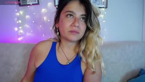 Bella Valery online show from April 16, 2026, 9:39 pm