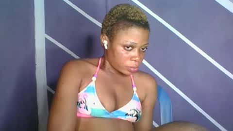 Snapshot of sweet_berry31 chatting on October 13, 2025, 12:54 am baby girl online show from October 13, 2025, 12:54 am