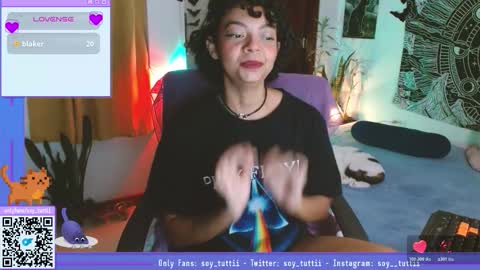 Snapshot of sweet_bluee chatting on November 22, 2025, 1:04 am Tutti online show from November 22, 2025, 1:04 am