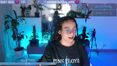 Snapshot of sweet_bluee chatting on July 30, 2026, 11:59 pm Tutti online show from July 30, 2026, 11:59 pm