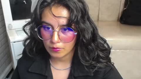 Snapshot of sweet_cam_v chatting on April 11, 2026, 8:02 pm Hi Stream 1430 to 2100pm online show from April 11, 2026, 8:02 pm