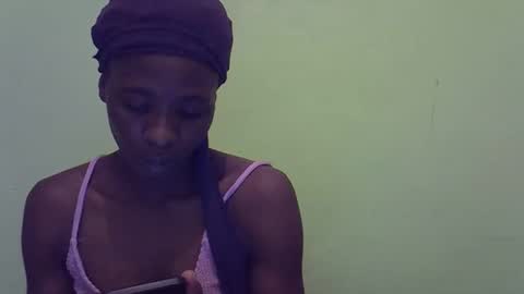 Snapshot of sweet_candie01 chatting on November 10, 2025, 1:21 pm sweet_candie01 online show from November 10, 2025, 1:21 pm