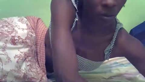 Snapshot of sweet_candie01 chatting on November 21, 2025, 2:21 am sweet_candie01 online show from November 21, 2025, 2:21 am