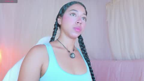 Snapshot of sweet_carine chatting on June 10, 2026, 2:05 pm camil online show from June 10, 2026, 2:05 pm