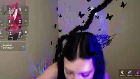 Snapshot of sweet_cherryg chatting on January 29, 2025, 7:36 am Ivy online show from January 29, 2025, 7:36 am