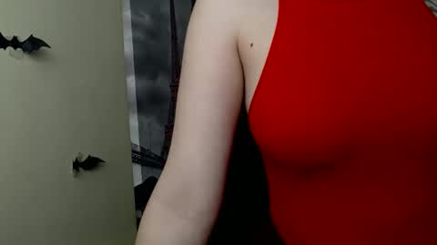 Snapshot of sweet_cherryg chatting on May 29, 2026, 12:14 pm Ivy online show from May 29, 2026, 12:14 pm