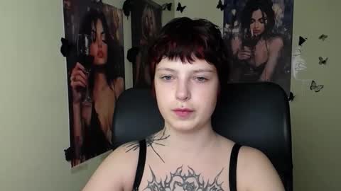 Snapshot of sweet_cherryg chatting on June 9, 2026, 6:03 am Ivy online show from June 9, 2026, 6:03 am