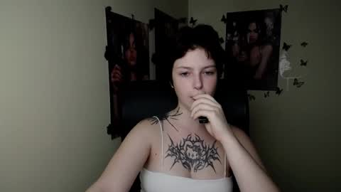 Snapshot of sweet_cherryg chatting on July 1, 2026, 6:15 am Ivy online show from July 1, 2026, 6:15 am