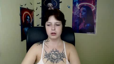 Snapshot of sweet_cherryg chatting on July 10, 2026, 11:02 am Ivy online show from July 10, 2026, 11:02 am