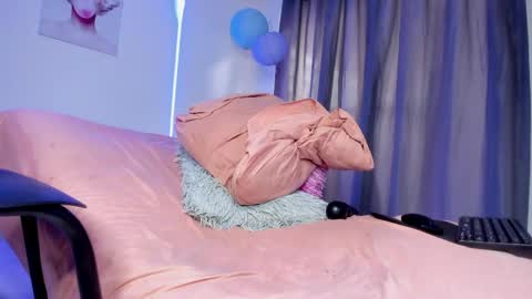 Snapshot of sweet_cinamon69 chatting on May 11, 2026, 2:45 pm Canela online show from May 11, 2026, 2:45 pm