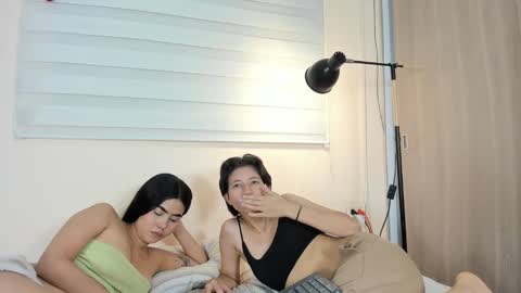 Snapshot of sweet_couples1 chatting on December 26, 2024, 11:46 pm sweet_couples1 online show from December 26, 2024, 11:46 pm