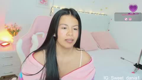 Snapshot of sweet_dania_ chatting on September 21, 2025, 3:52 am sweet_dania_ online show from September 21, 2025, 3:52 am