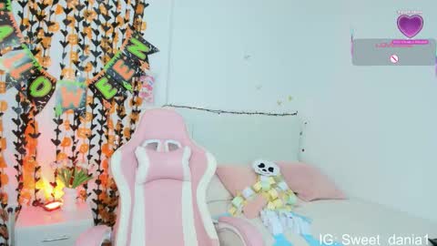 Snapshot of sweet_dania_ chatting on October 22, 2025, 8:14 am sweet_dania_ online show from October 22, 2025, 8:14 am