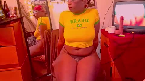 Snapshot of sweet_dhalia chatting on December 15, 2025, 8:35 pm SweetDahlia online show from December 15, 2025, 8:35 pm