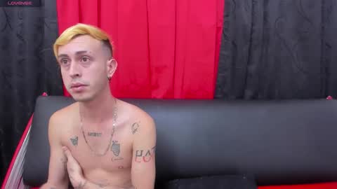sweet_diamond__ online show from May 18, 2026, 3:35 am