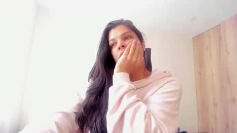 Kendra online show from March 11, 2026, 2:34 pm