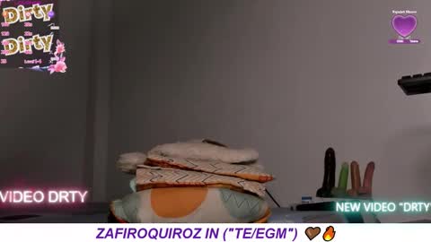 ZAFIRO QUIROZ online show from February 13, 2026, 11:23 pm