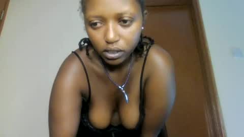 Snapshot of sweet_ebony001 chatting on July 5, 2026, 4:30 am sweet_ebony001 online show from July 5, 2026, 4:30 am