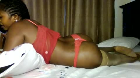 Snapshot of sweet_ebony001 chatting on July 27, 2026, 6:20 am sweet_ebony001 online show from July 27, 2026, 6:20 am