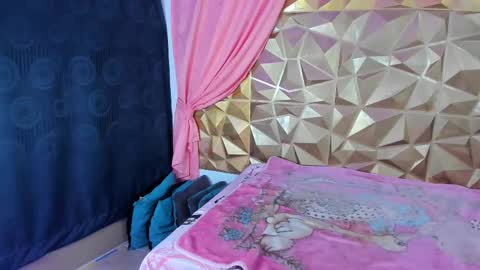  emmili  online show from February 9, 2025, 6:16 pm