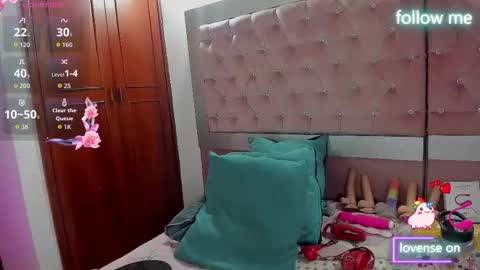  emmili  online show from January 9, 2026, 12:19 pm