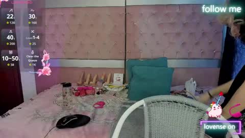  emmili  online show from April 30, 2026, 12:22 pm