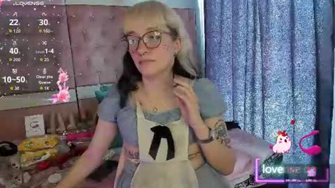 Snapshot of sweet_emmili chatting on June 12, 2026, 4:17 pm emmili online show from June 12, 2026, 4:17 pm