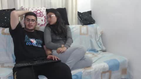 Snapshot of sweet_fantasy_couple chatting on January 5, 2025, 12:09 am sweet_fantasy_couple online show from January 5, 2025, 12:09 am