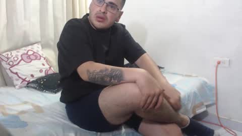 Snapshot of sweet_fantasy_couple chatting on February 21, 2025, 2:28 am sweet_fantasy_couple online show from February 21, 2025, 2:28 am