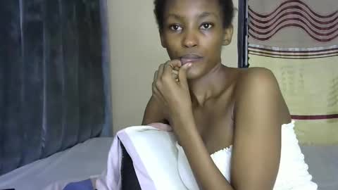 sweet_freaky online show from April 24, 2026, 3:09 am