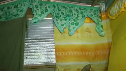 sweet_frex123 online show from February 16, 2026, 11:23 pm