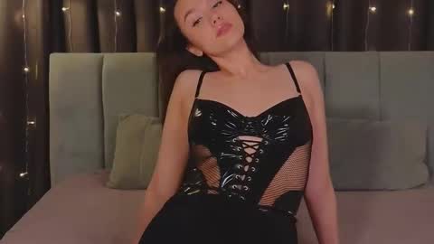 Snapshot of sweet_haeven chatting on January 29, 2025, 6:50 pm Im Mia.LOVELY PATTERNS 100 120 160 200 my toy buzzes from 2 tip online show from January 29, 2025, 6:50 pm
