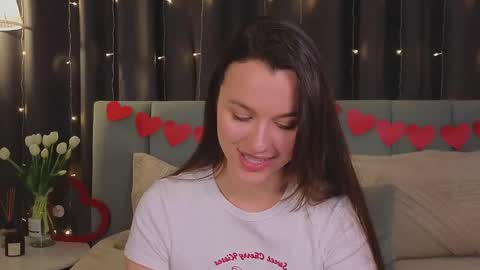 Snapshot of sweet_haeven chatting on February 16, 2025, 4:10 pm Im Mia.LOVELY PATTERNS 100 120 160 200 my toy buzzes from 2 tip online show from February 16, 2025, 4:10 pm